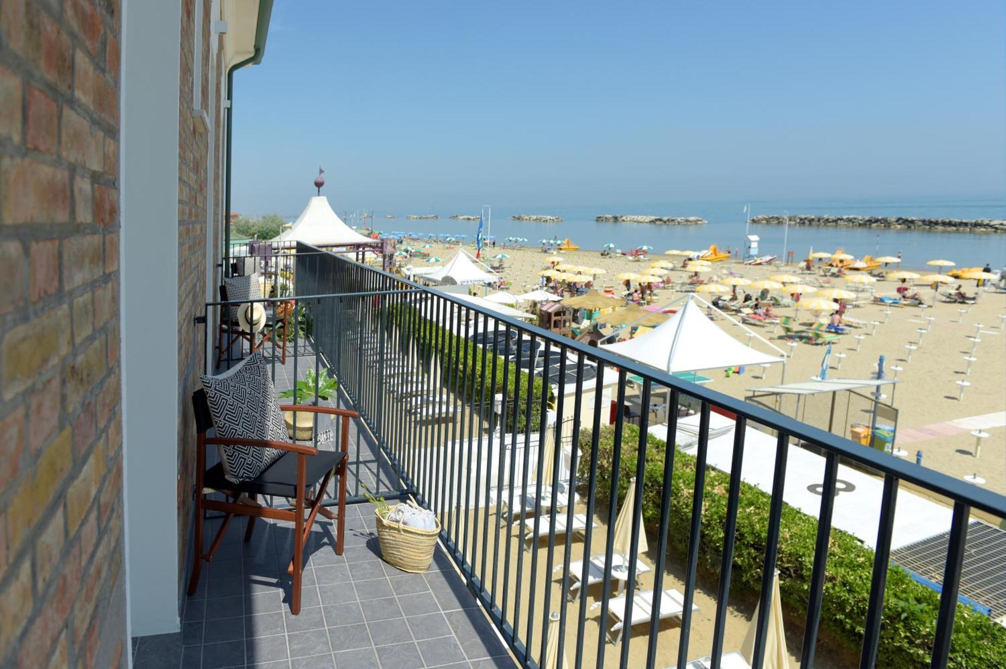 Hotel Capanni Bellaria-Igea Marina Exterior photo
